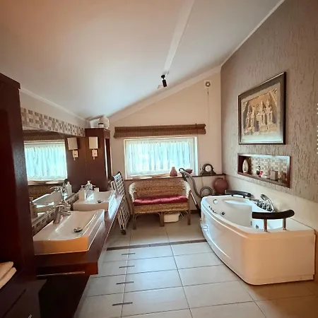 بيت للعطل Dom Nad Jeziorem Szteklin